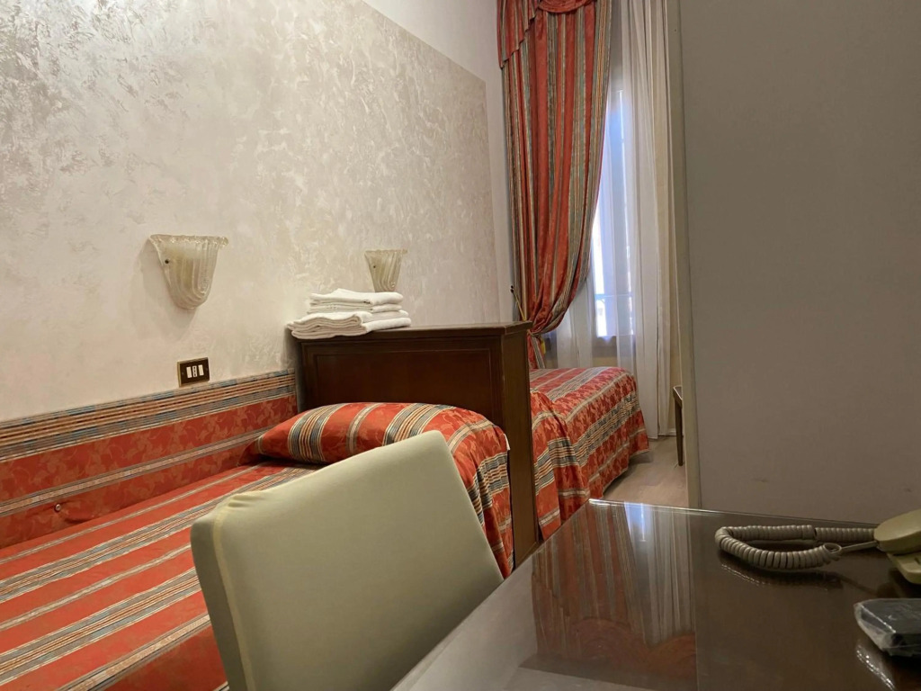 Hotel Bridge