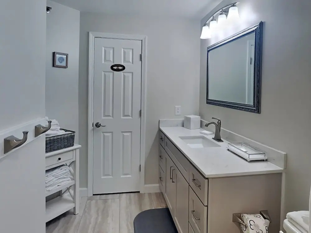 The Inn at St Thomas Inn Square 1311B - Panama City Paradise