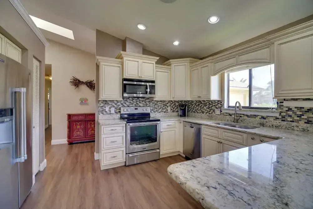 Lakewood Park Retreat on Fairway - 4 Mi to Beach!