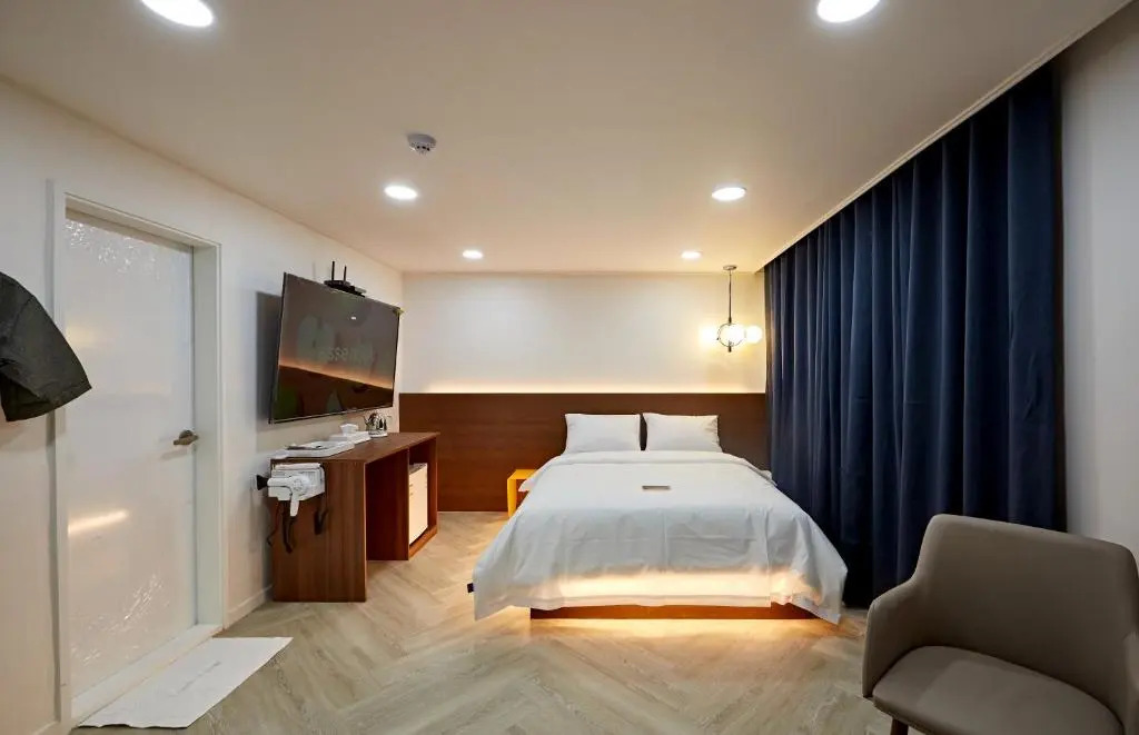 Hotel sounds