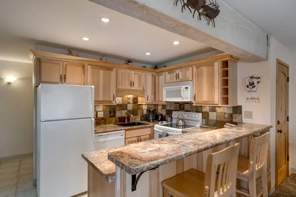 2255 Storm Meadows 425 Condo - 2 Br condo by RedAwning