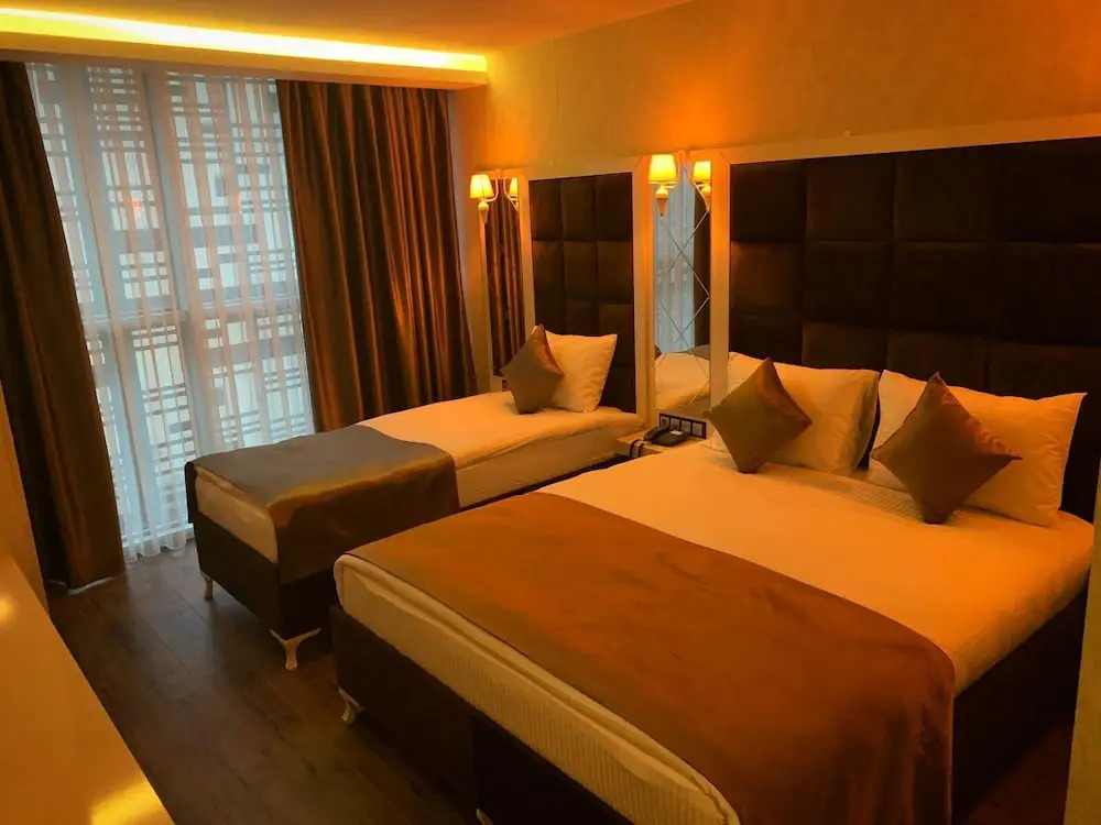 Royal Airport Hotel