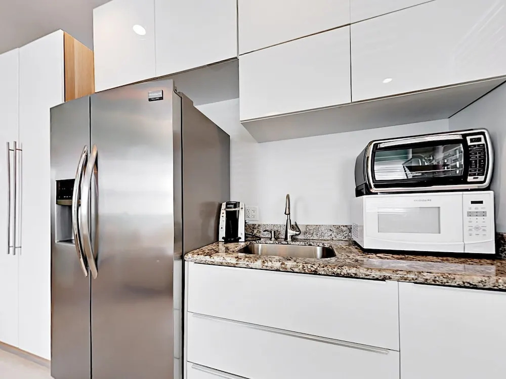 Limescape  - One Block From Boardwalk! 1 Bedroom Cabin