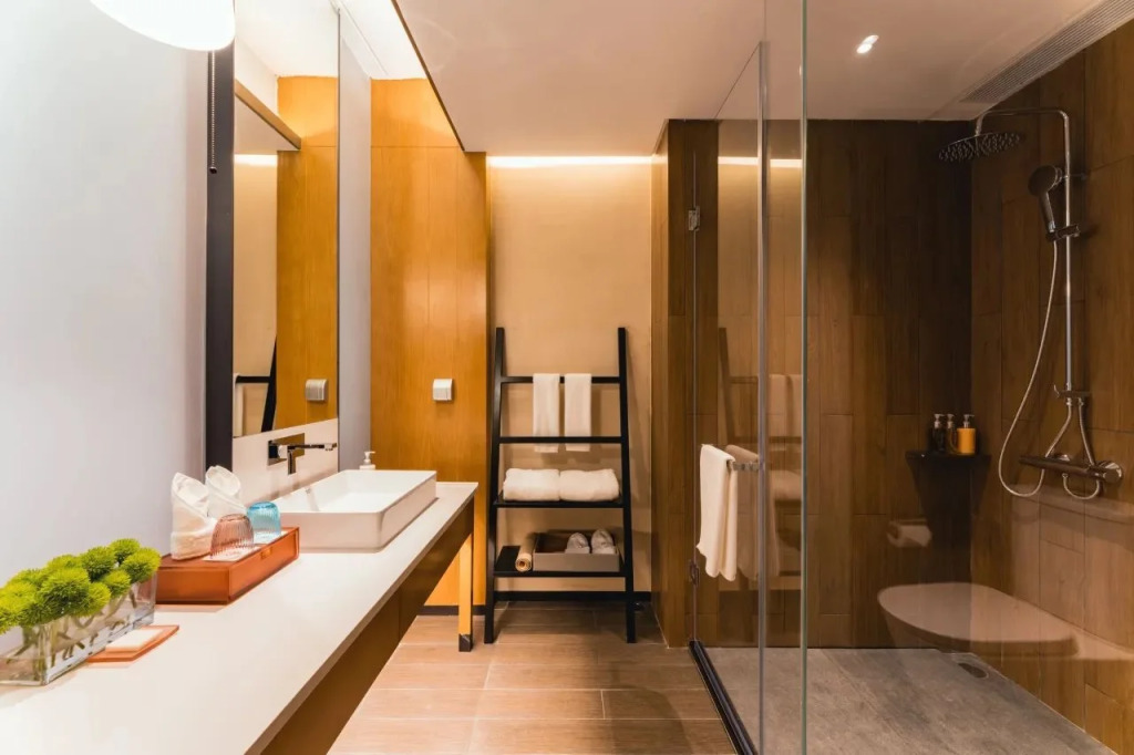 ShengSi Maison New Century Hotel