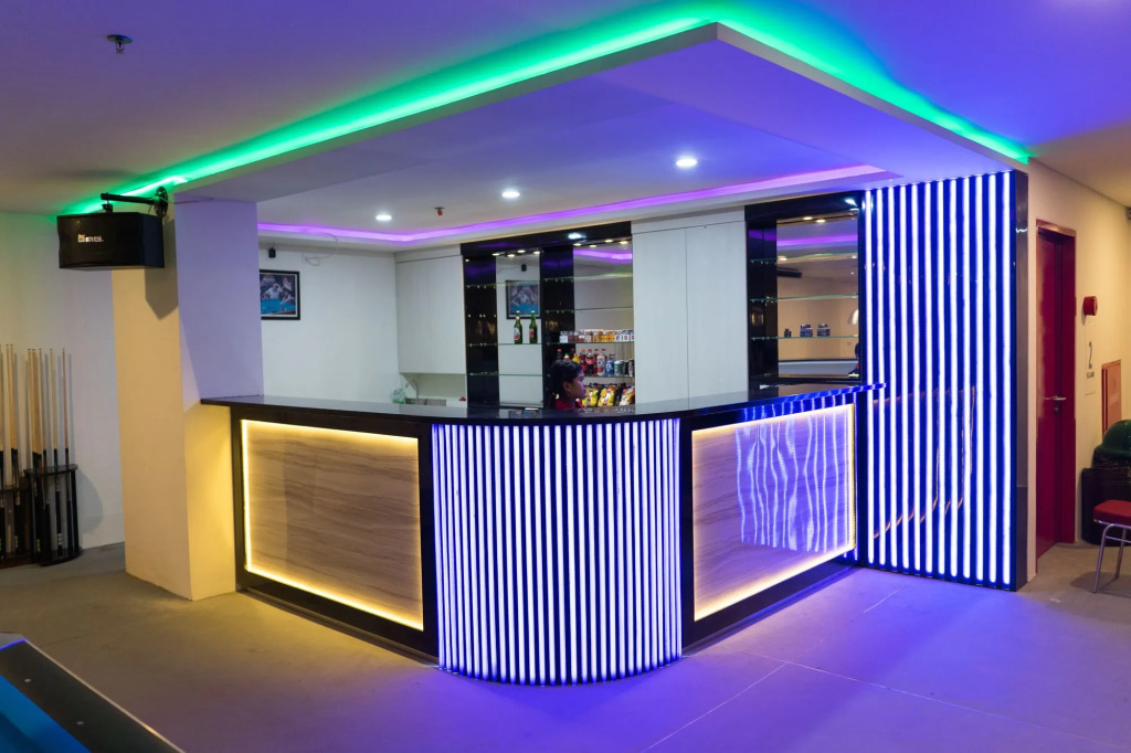 I&M Hotel Billiard
