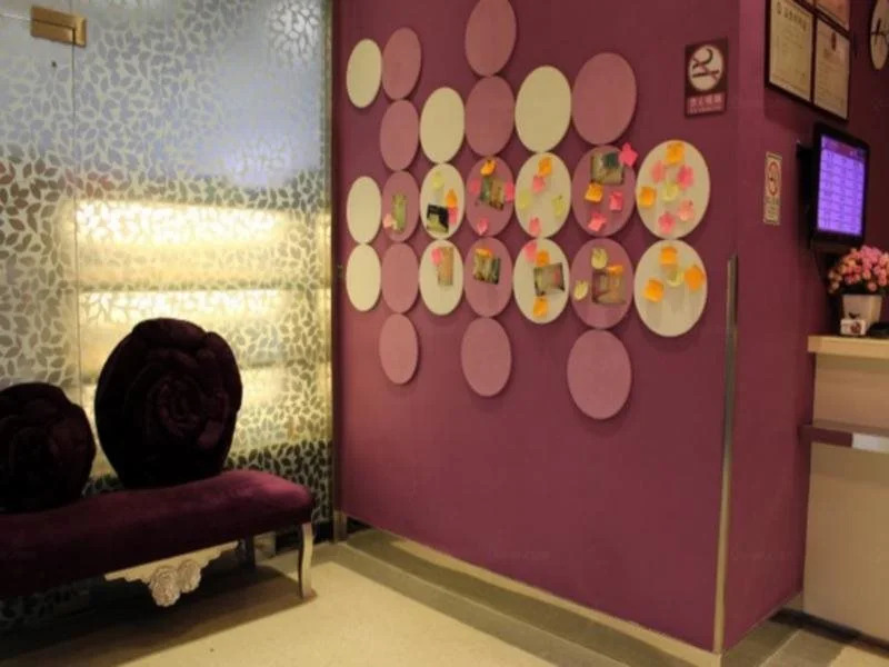 V8 Hotel Jiaokou Subway Branch