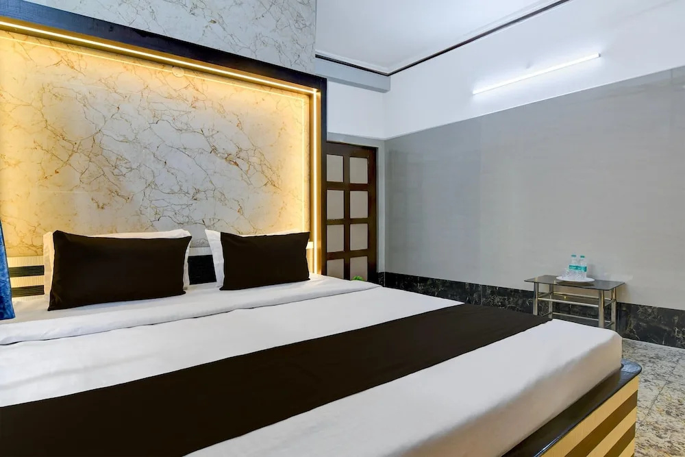 Deluxe Hotel O Howrah Railway Station