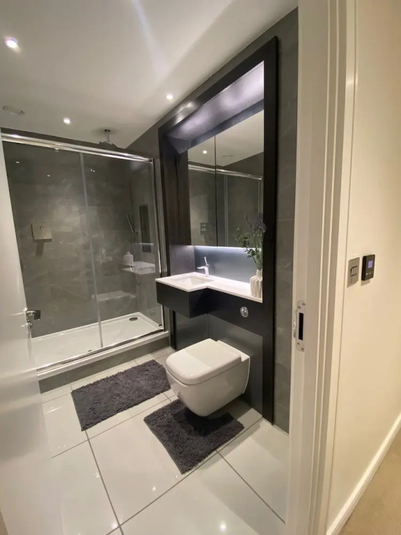 Marvelous 3 Bed Penthouse in Kewbridge