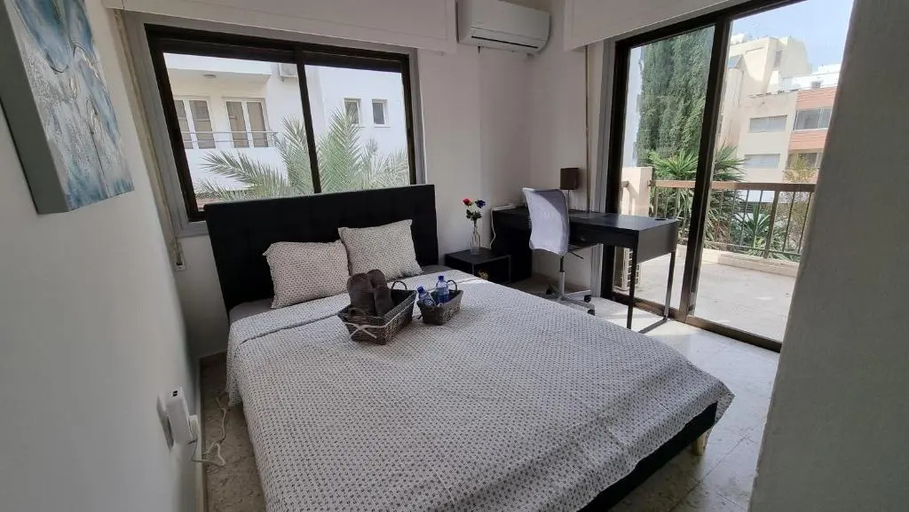 Cozy Beach Apt / 100 MBit+ Netflix / Near Airport