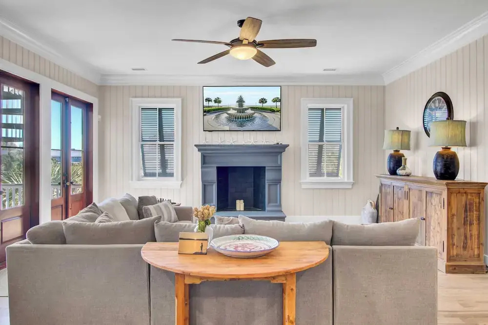 Steps to the Beach! Pool, Gym, Game Room, Movie Theater 3301 Palm by Avantstay