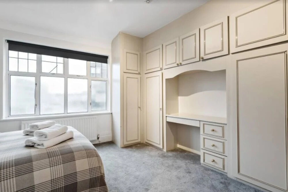 Spacious 5 Bed  Next to Regents Park Flat 11