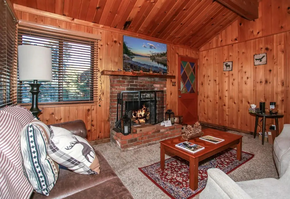 Moonlight Lodge