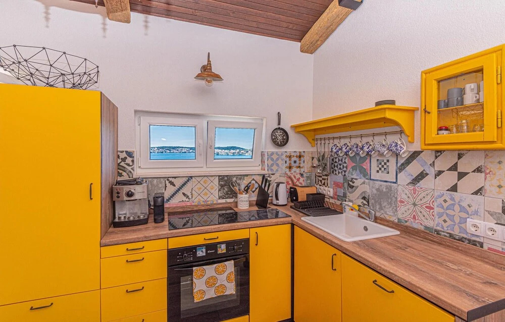 Beautiful Apartment in Rogoznica With Wifi and 2 Bedrooms