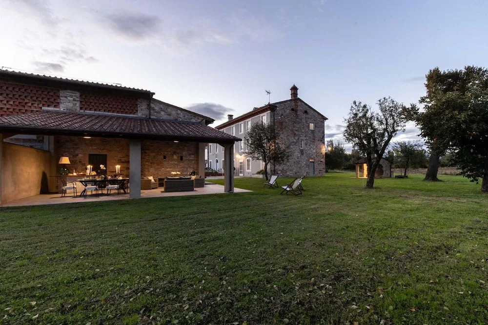 Villa Brunetta, Discover your Modern but Traditional Villa in Lucca