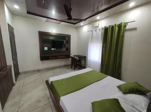 OYO 82478 Hotel Sky Tower
