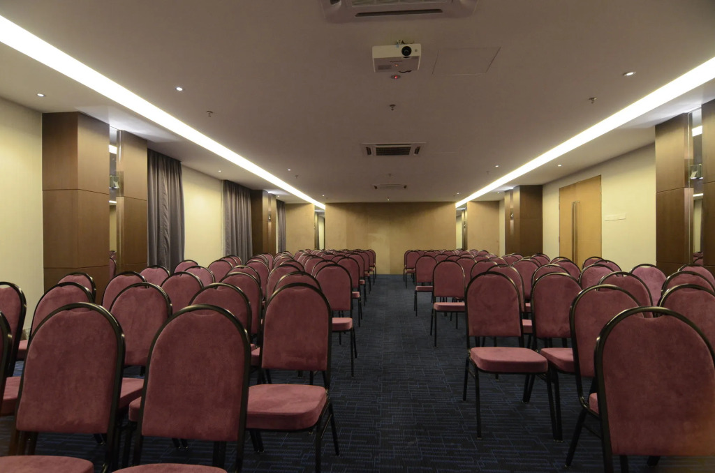 The Leverage Business hotel