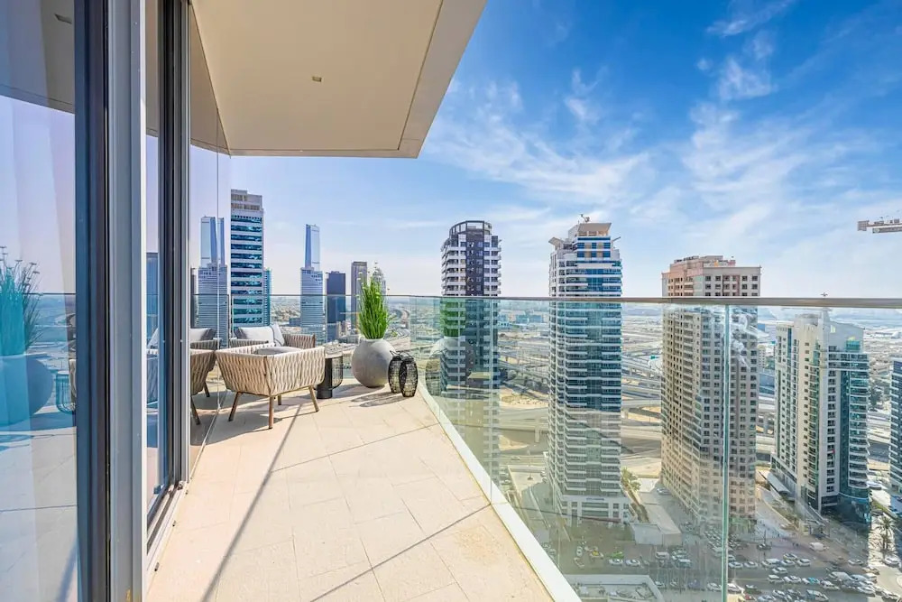 Brand New, Stylish 2br and M, Amazing Marina Views