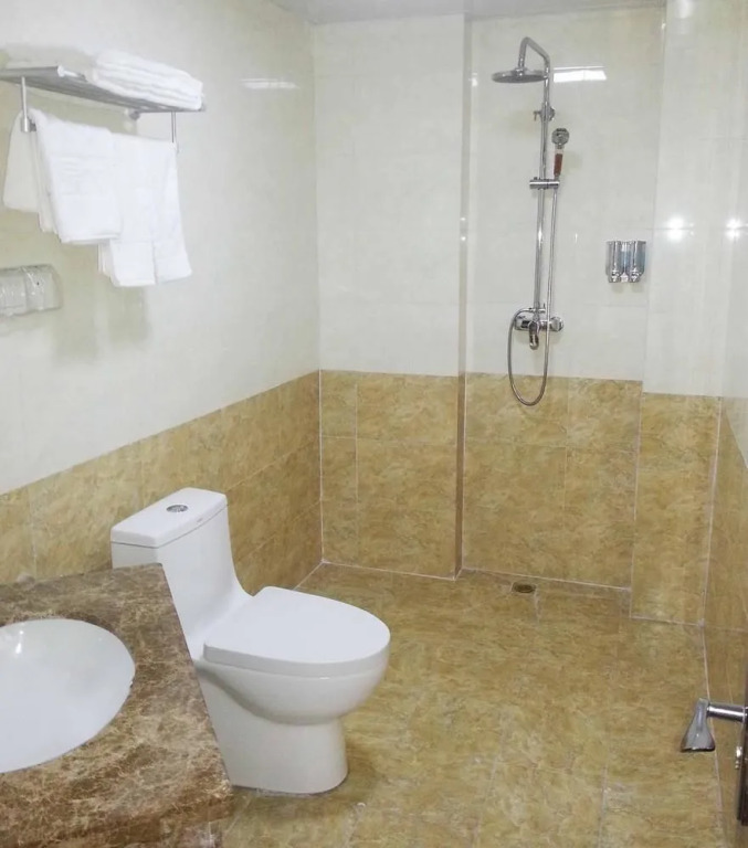 Daweng Jiulongquan Hotel ((Licun Pedestrian Street Store)(九龙泉大酒店（李村步行街店）)