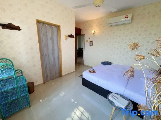Beachfront Bliss with 3BR Sea View Glory Beach PD