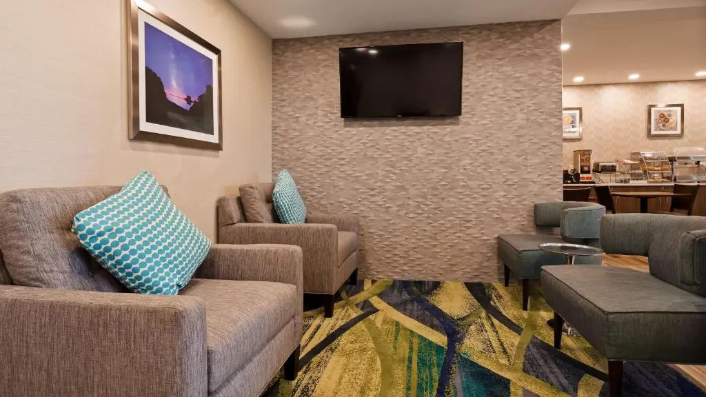 Best Western St. Clairsville Inn & Suites
