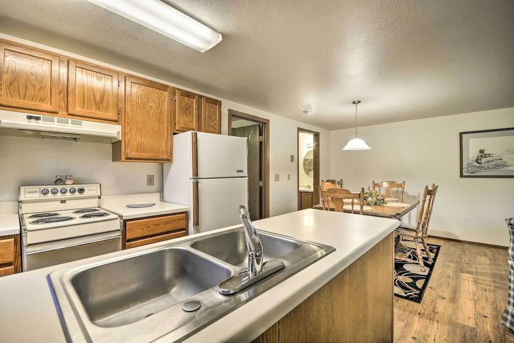 Charming Columbus Apt Along Yellowstone River