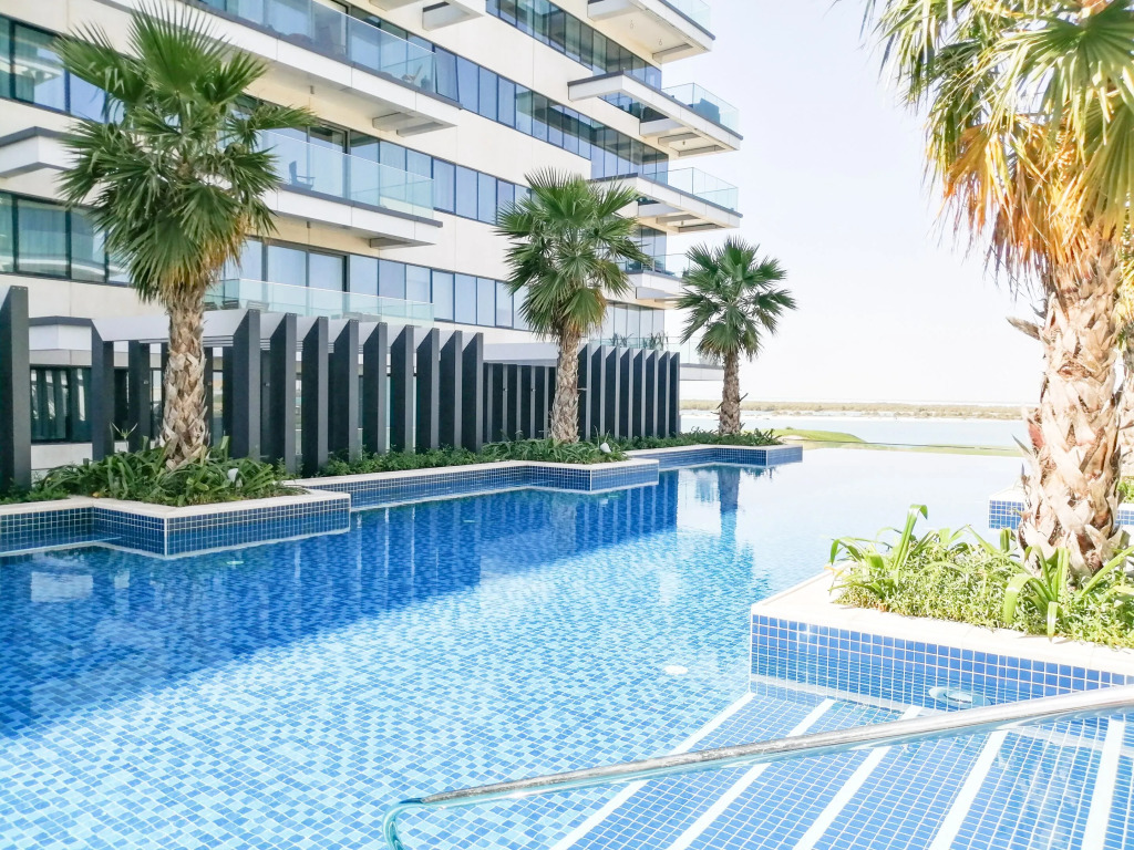 Nasma Luxury Stays - Water's Edge in Yas