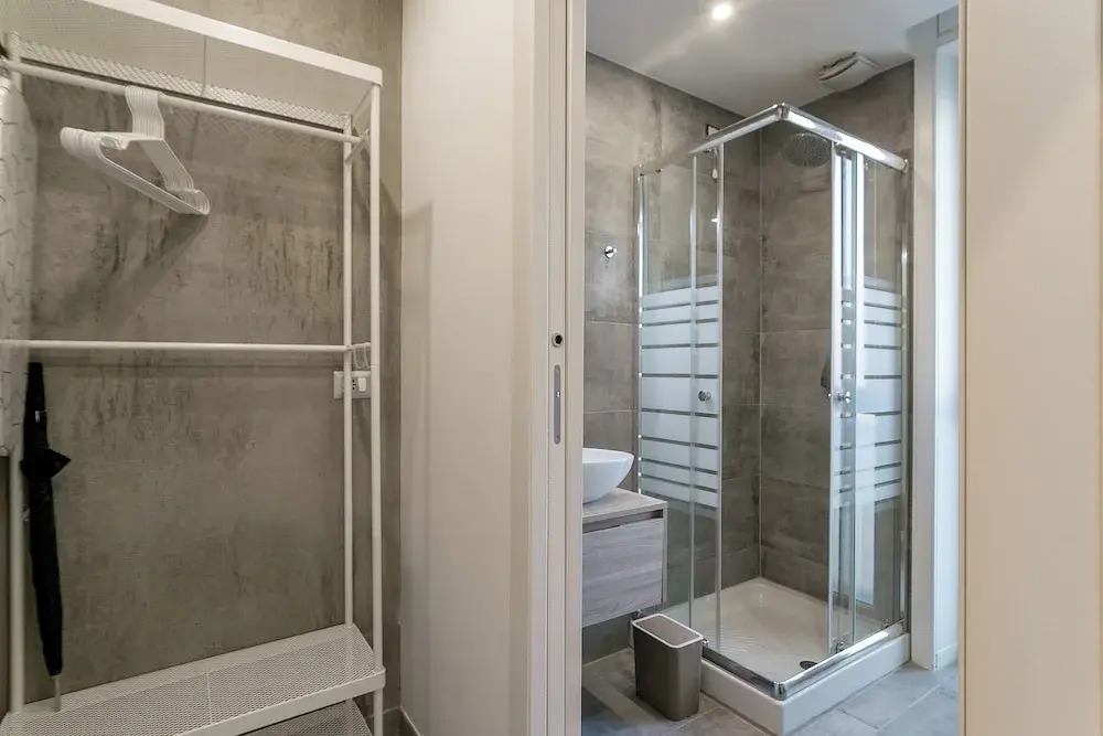 Modern Studio with Balcony in Milan