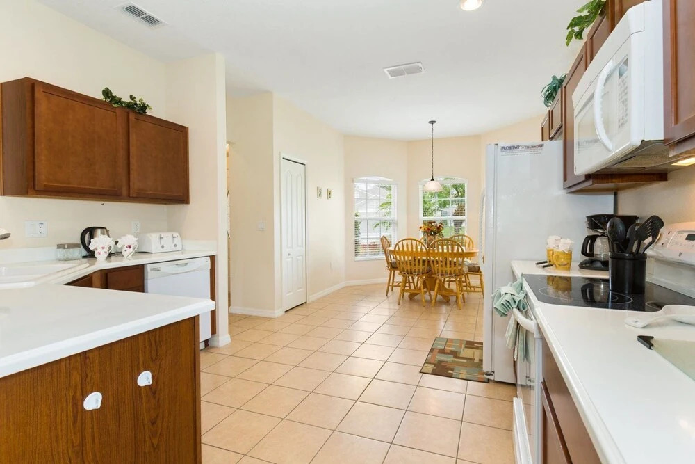 Beautifully Furnished Executive Home on Gated Community Near Disney and Champions Gate - 388