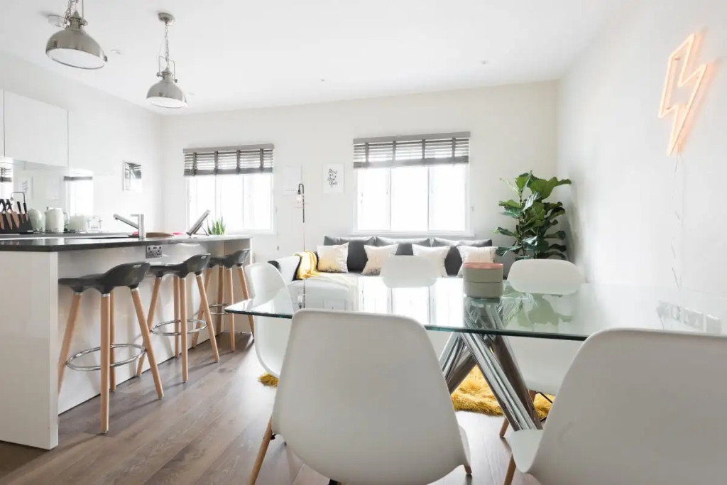 The Soho Studio - Modern & Bright 2BDR in Central London