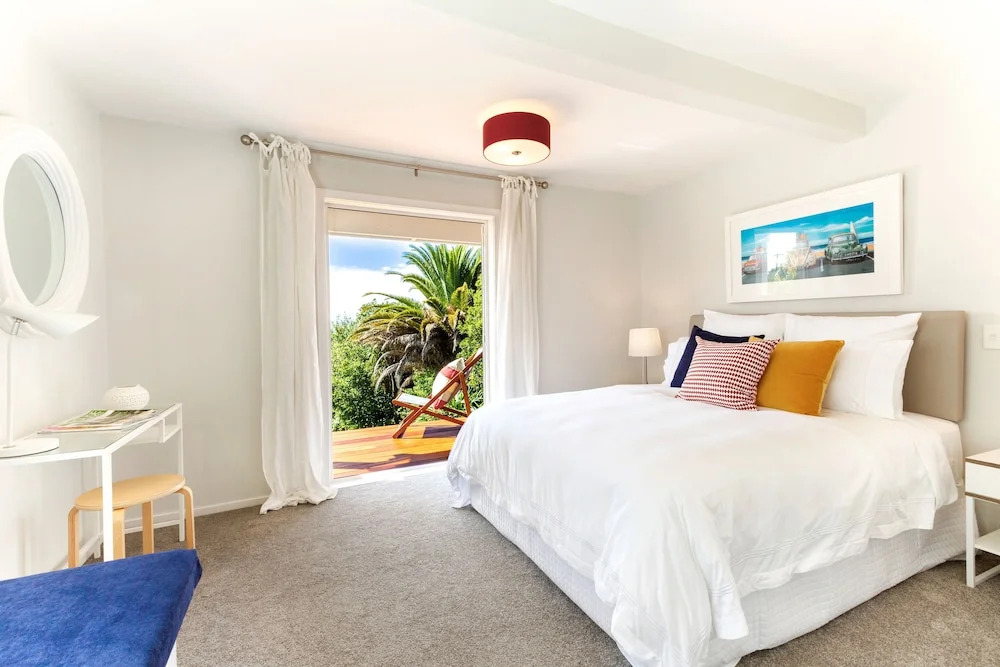 Eight on Church - near Mudbrick & Cable Bay