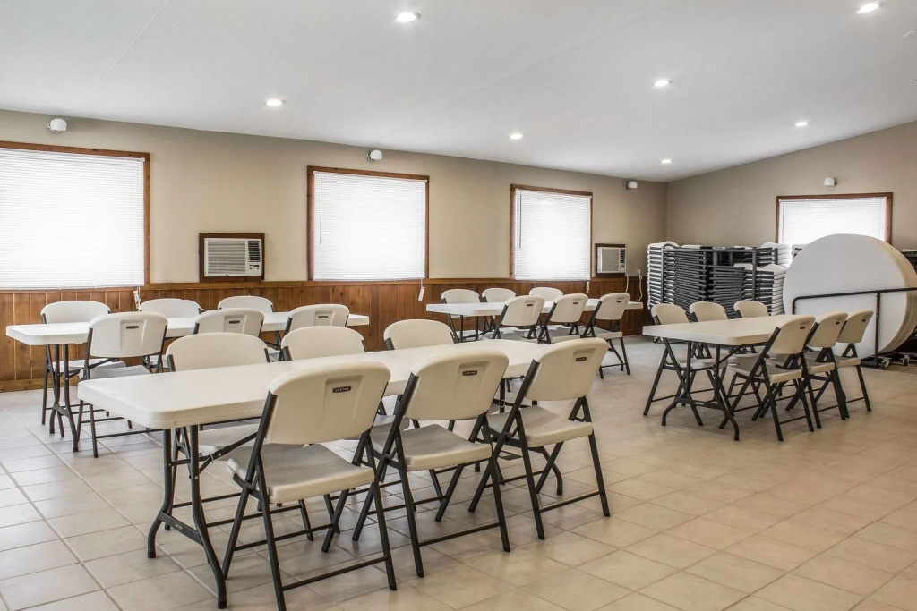 Le Mars Inn and Suites