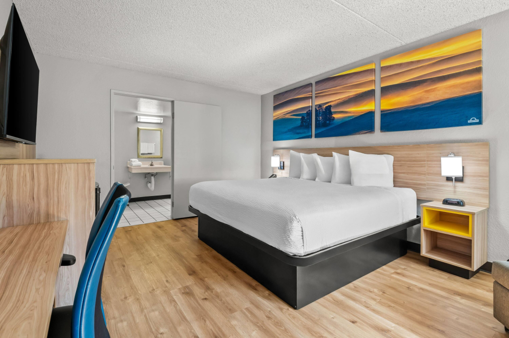 Days Inn by Wyndham Buena Park Anaheim