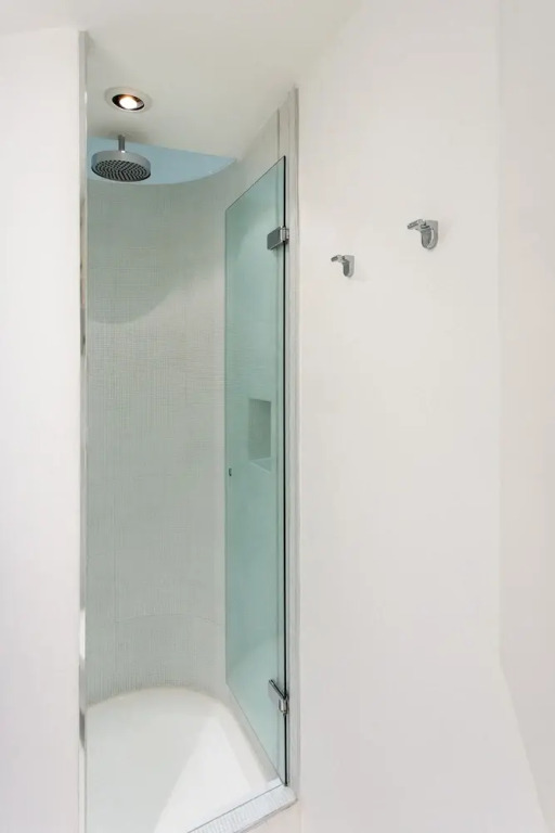 2 Bed 2 Bath Apartment Off Regent Street