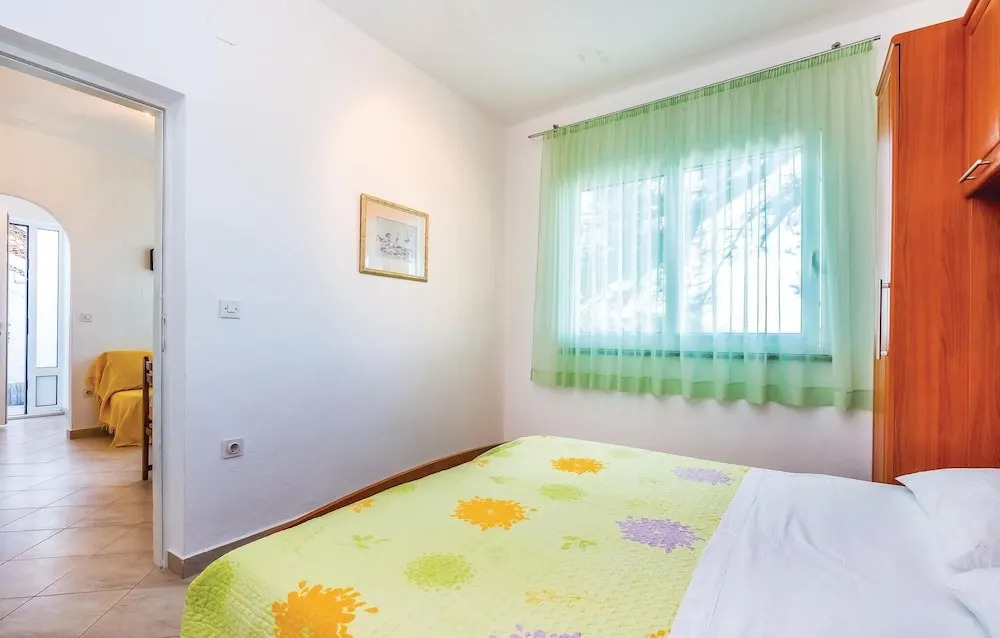 Stunning Home in Supetarska Draga With Wifi and 1 Bedrooms