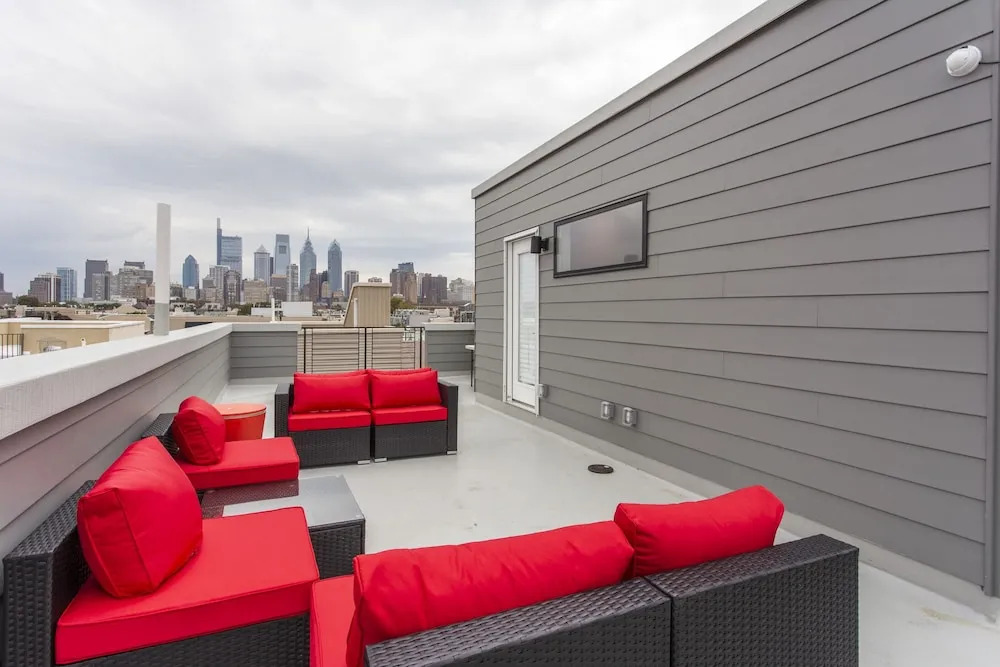 City Retreat - Roof Deck / Patio / Views