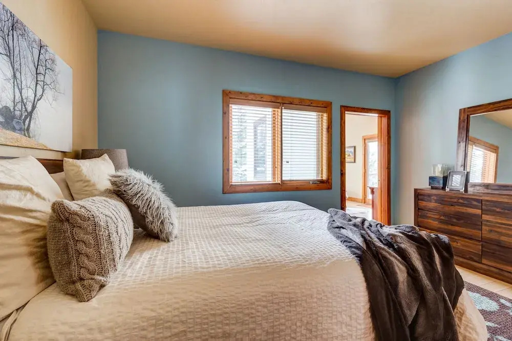 400 Whispering Pines Circle Private Home with Hot Tub