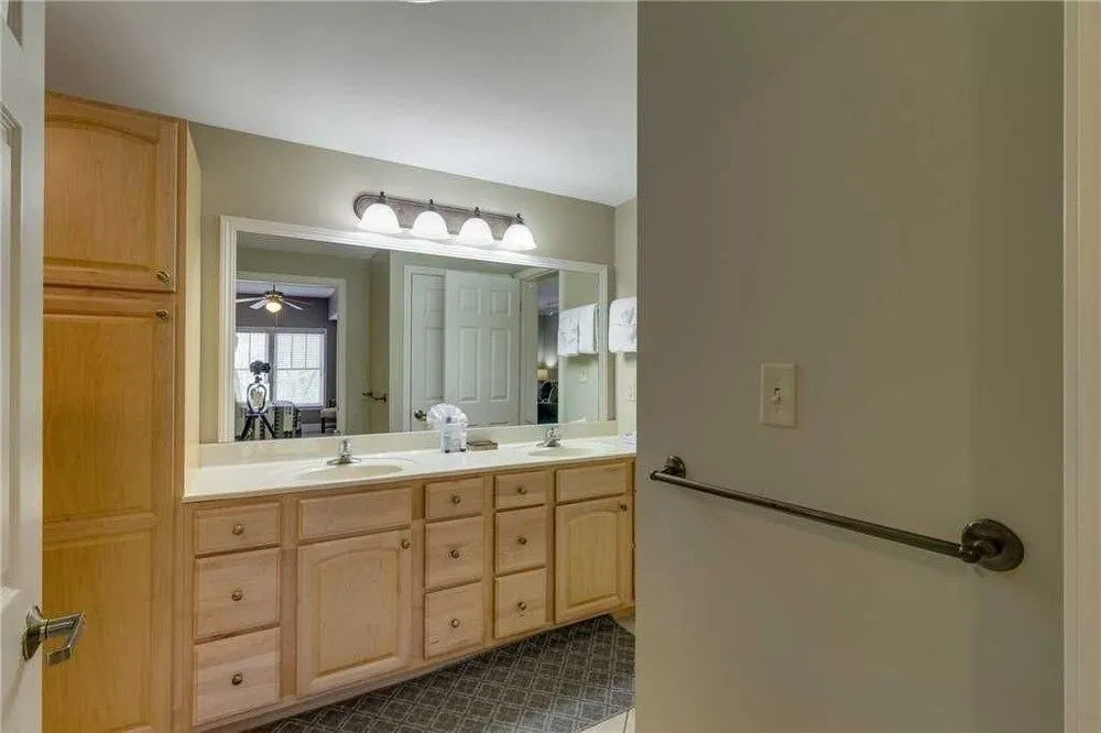 Baskins Creek 414 - 2 Br condo by RedAwning