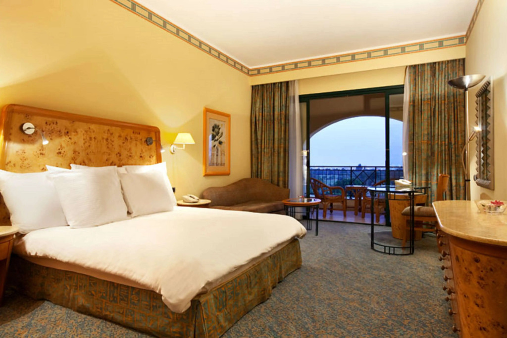 Курортный отель Hilton Pyramids Golf