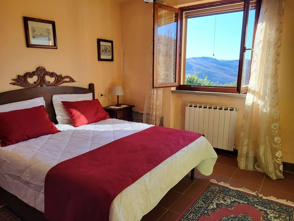 Farmhouse in Monte Santa Maria Tiberina With Garden