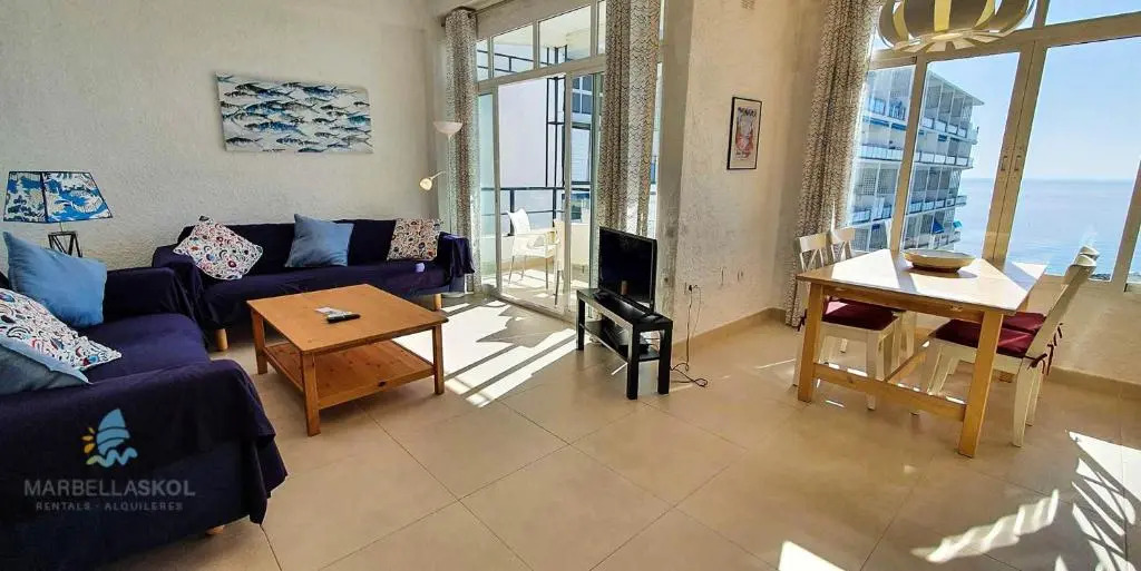 Skol 933. Fantastic 2 Bedrooms Apartment on the 9th Floor with Wonderful Sea Views