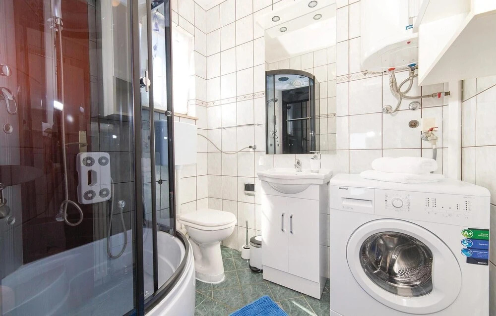 Five-Bedroom Holiday Home In Kastel Novi