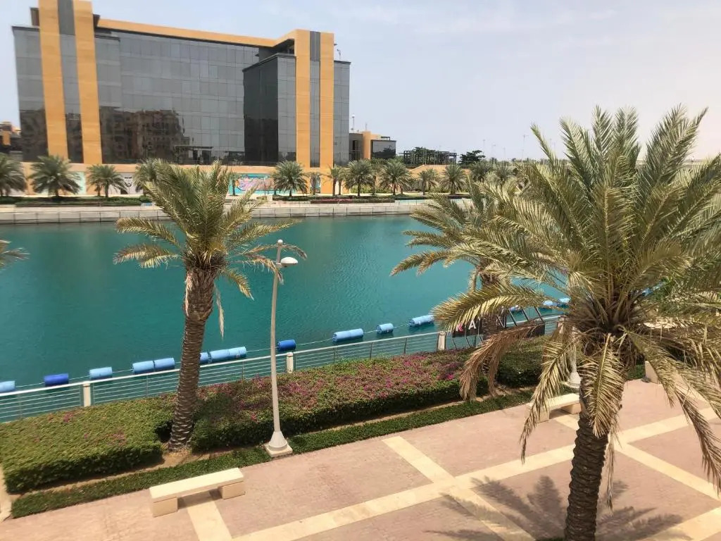 2 bedrooms apartment in Marina 1 towers king Abdullah economy city شقه غرفتين في المارينا ١