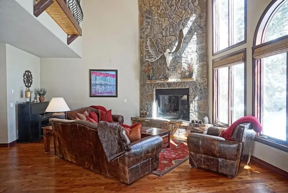 2095 Vermont Rd W Plus - 6 Br Home