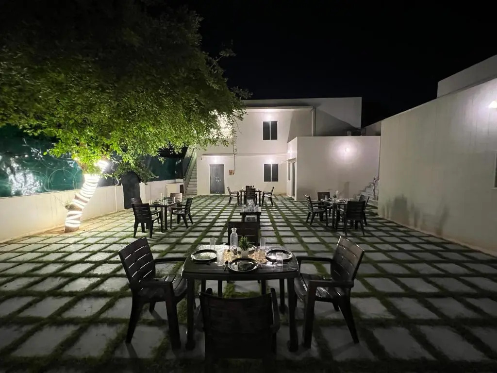 Hostel ivory