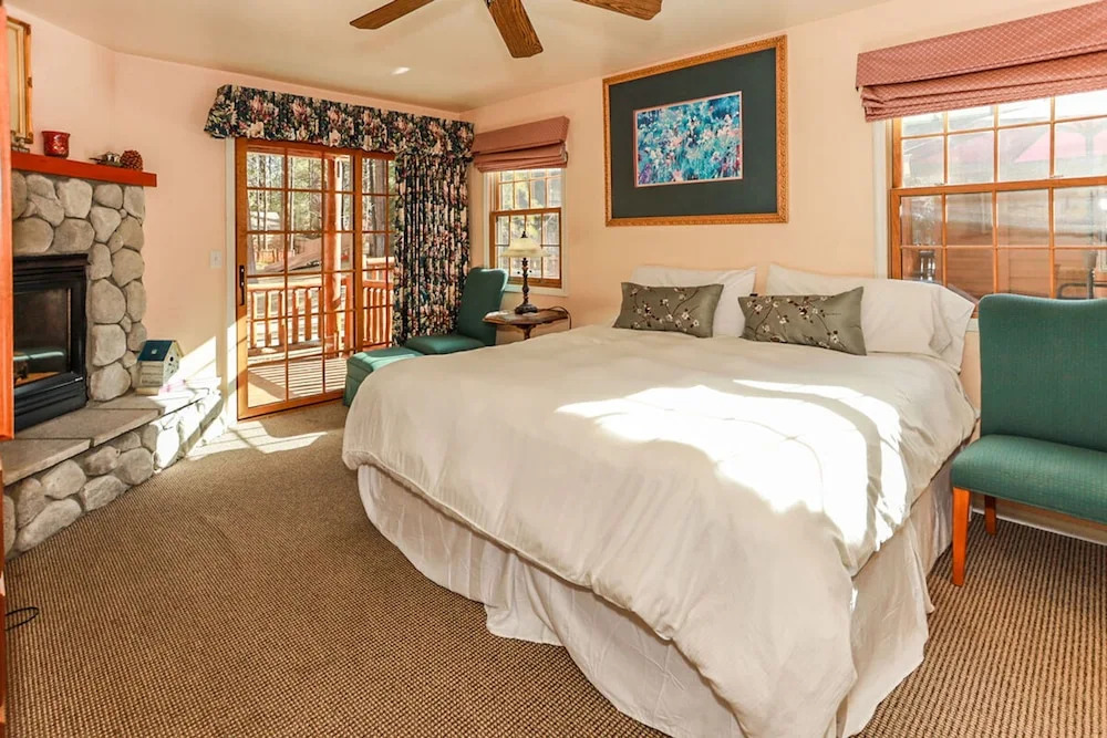 Alpenhorn Lodge-1903 by Big Bear Vacations
