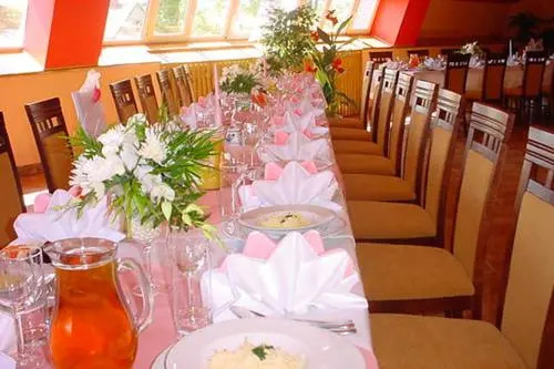 Piramida Hotel & Restaurant