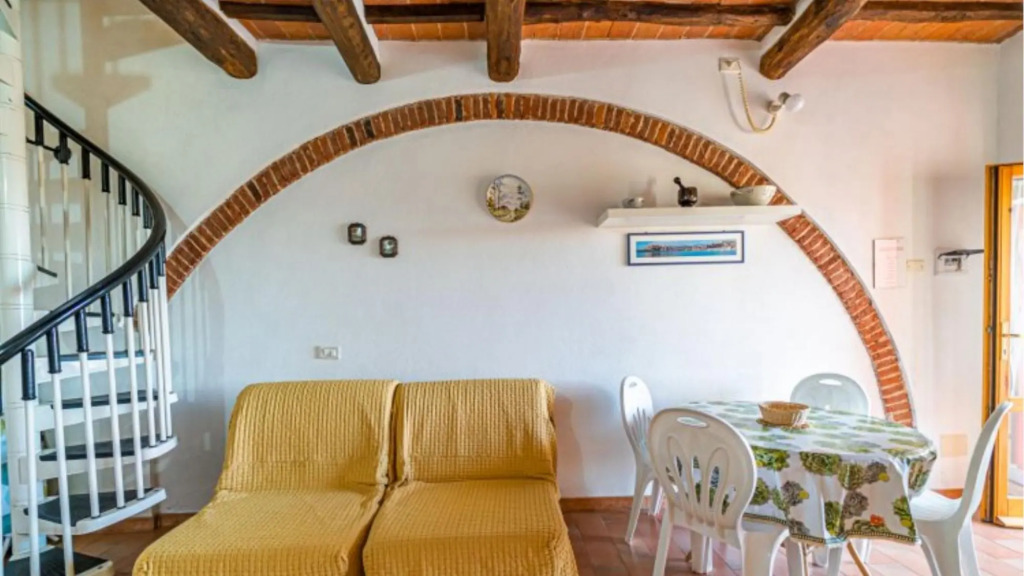 Two-room apartment in La Pila, 2 km from the beaches of Marina di Campo and Procchio-BILOCALE I CAPANNILI