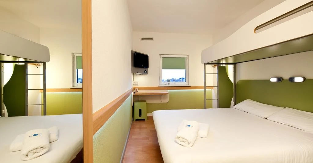 Warrington Motel, J20 M6 Lymm Services