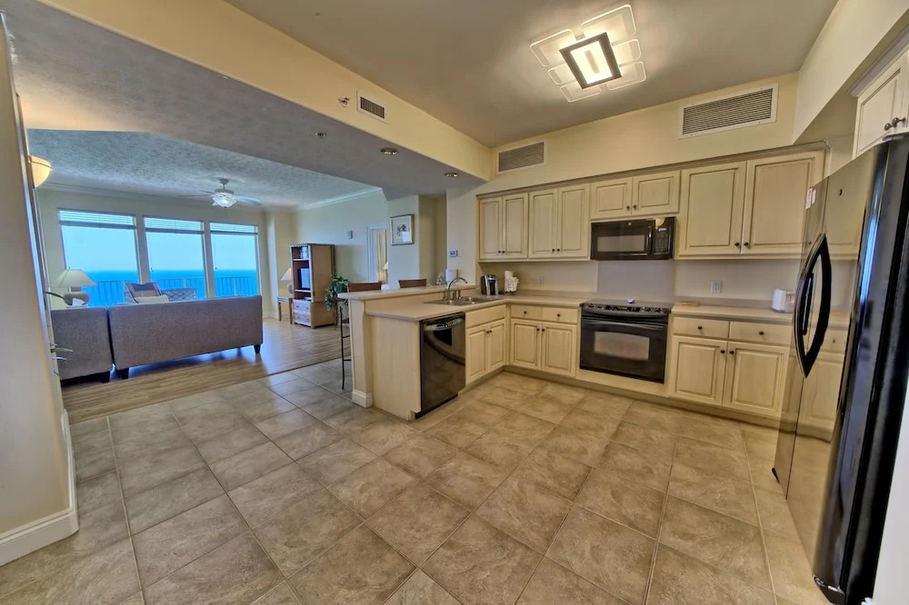 Luxurious Tropical Condo with Breathtaking Gulf View - Unit 2006 by RedAwning