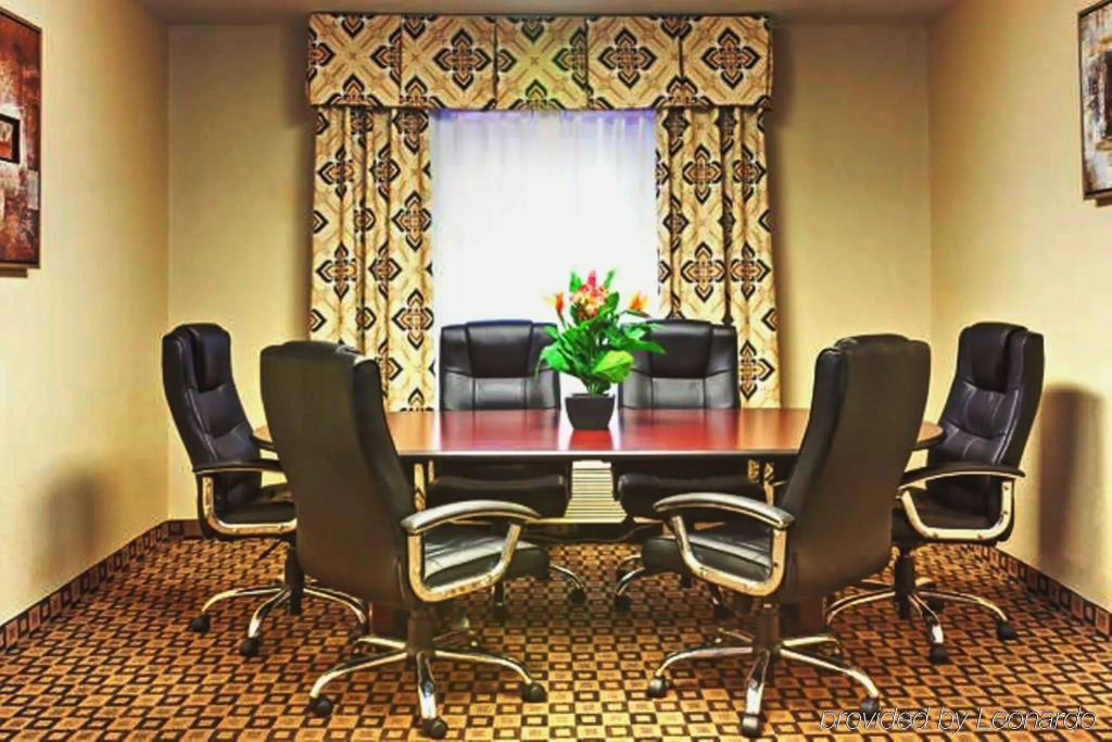 Holiday Inn Express Hotel & Suites Clinton by IHG